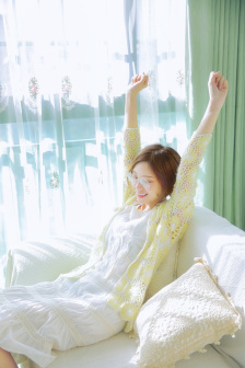 女生泳衣遮肚子